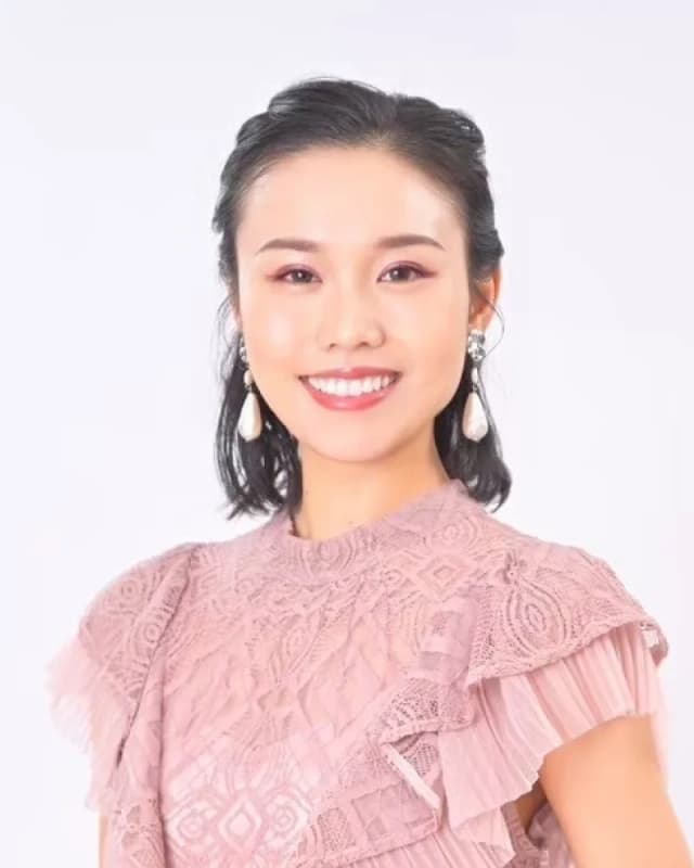代表 山本ありさ